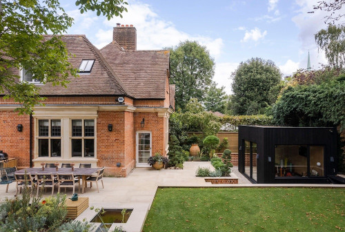 Refurbished Edwardian Manor with Contemporary Garden Room