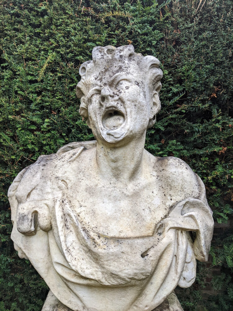 Statue Billingshurst