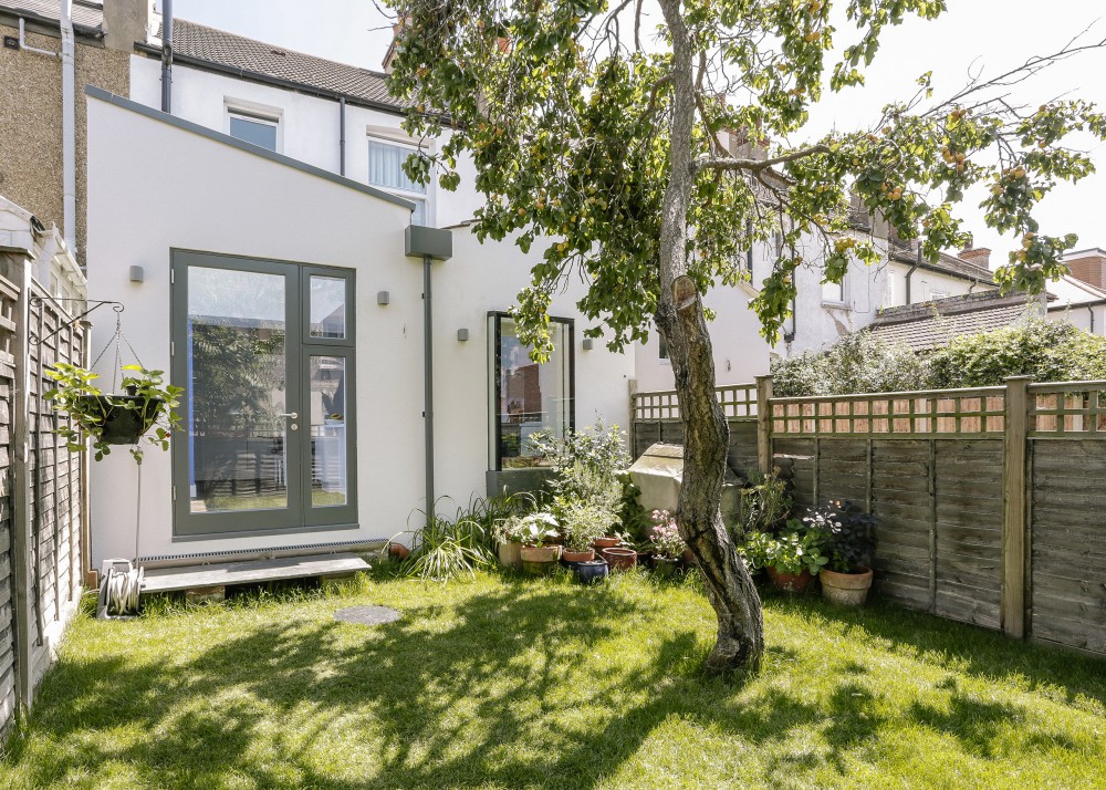 Transformation-of-the-ground-floor-of-a-small-Edwardian-terraced-house-in-Mitcham_